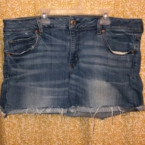 American Eagle midi shorts